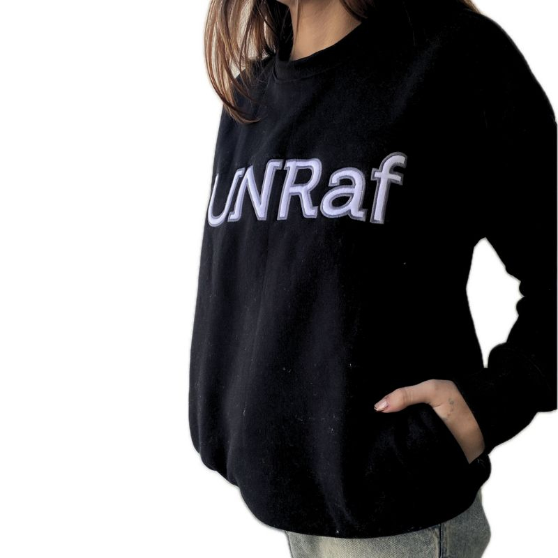 Buzo oversize UNRaf cuello redondo Buzo oversize UNRaf cuello redondo
